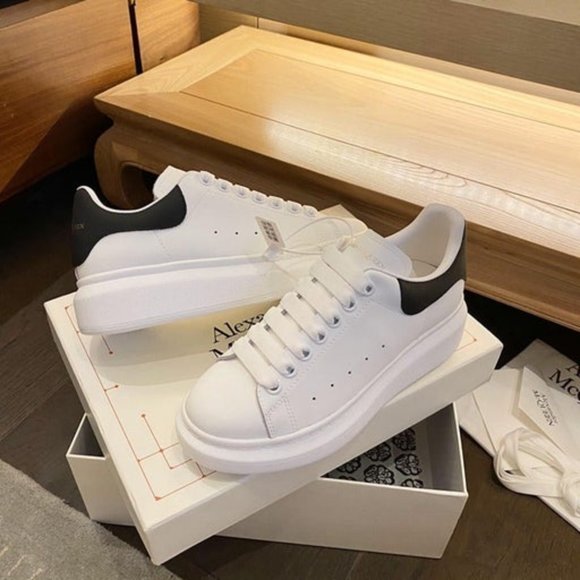 Women's Alexander McQueen shoes - Picture 5 of 7